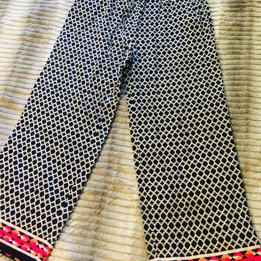 Crown and Ivy Size L